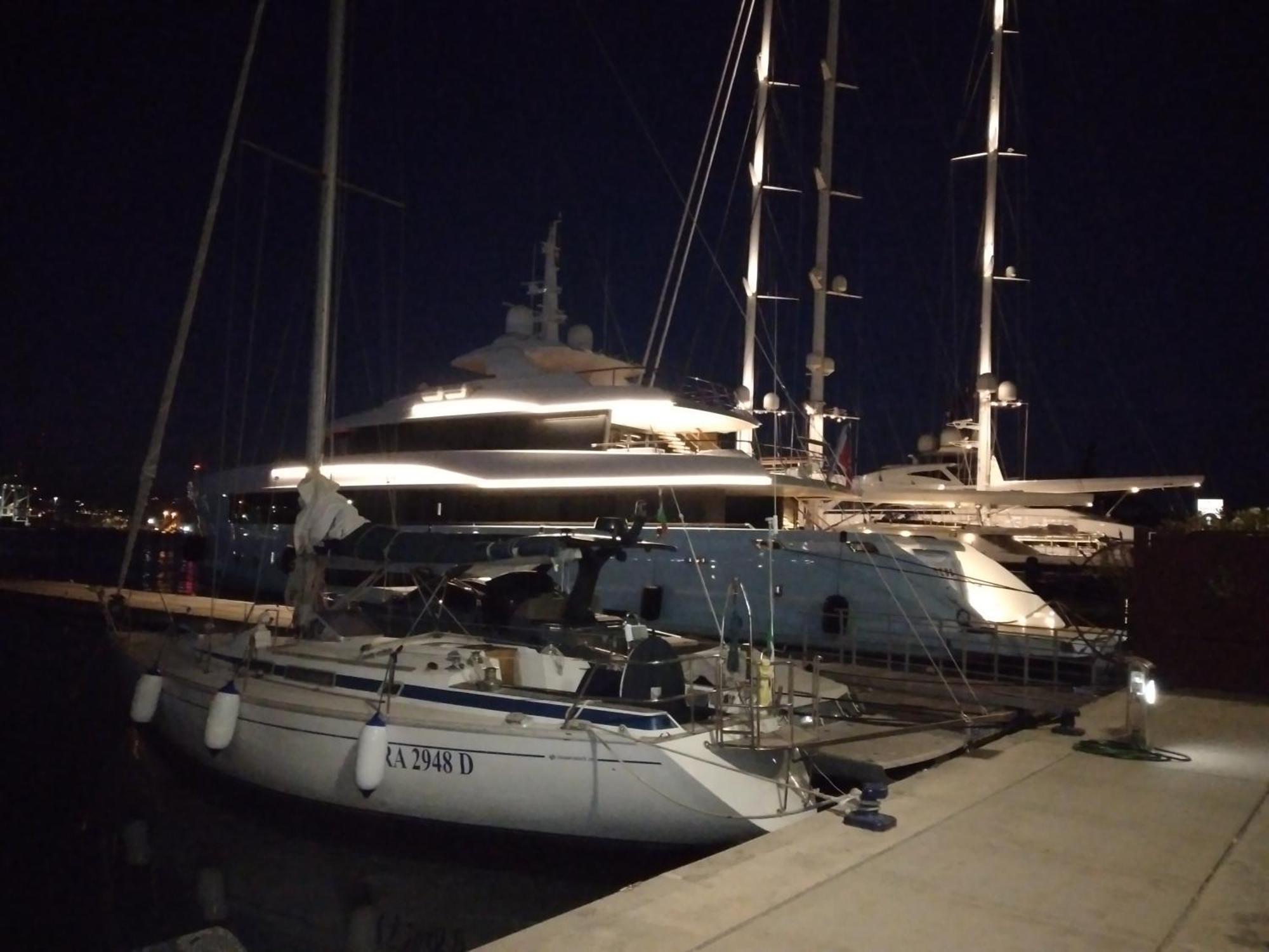 Bed And Boat Holiday Hotel La Spezia Bagian luar foto
