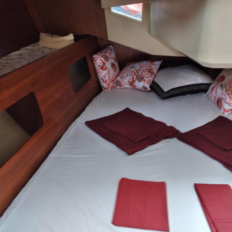Bed And Boat Holiday Hotel La Spezia Bagian luar foto