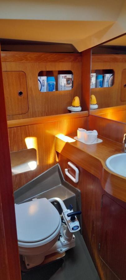 Bed And Boat Holiday Hotel La Spezia Bagian luar foto
