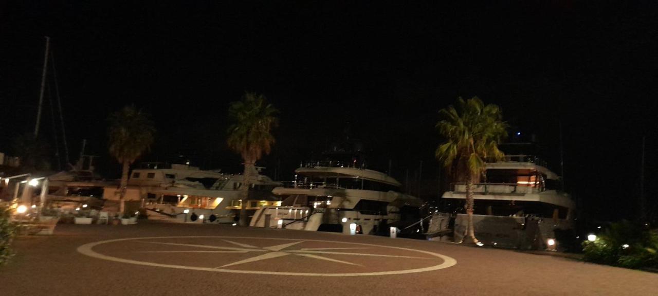 Bed And Boat Holiday Hotel La Spezia Bagian luar foto